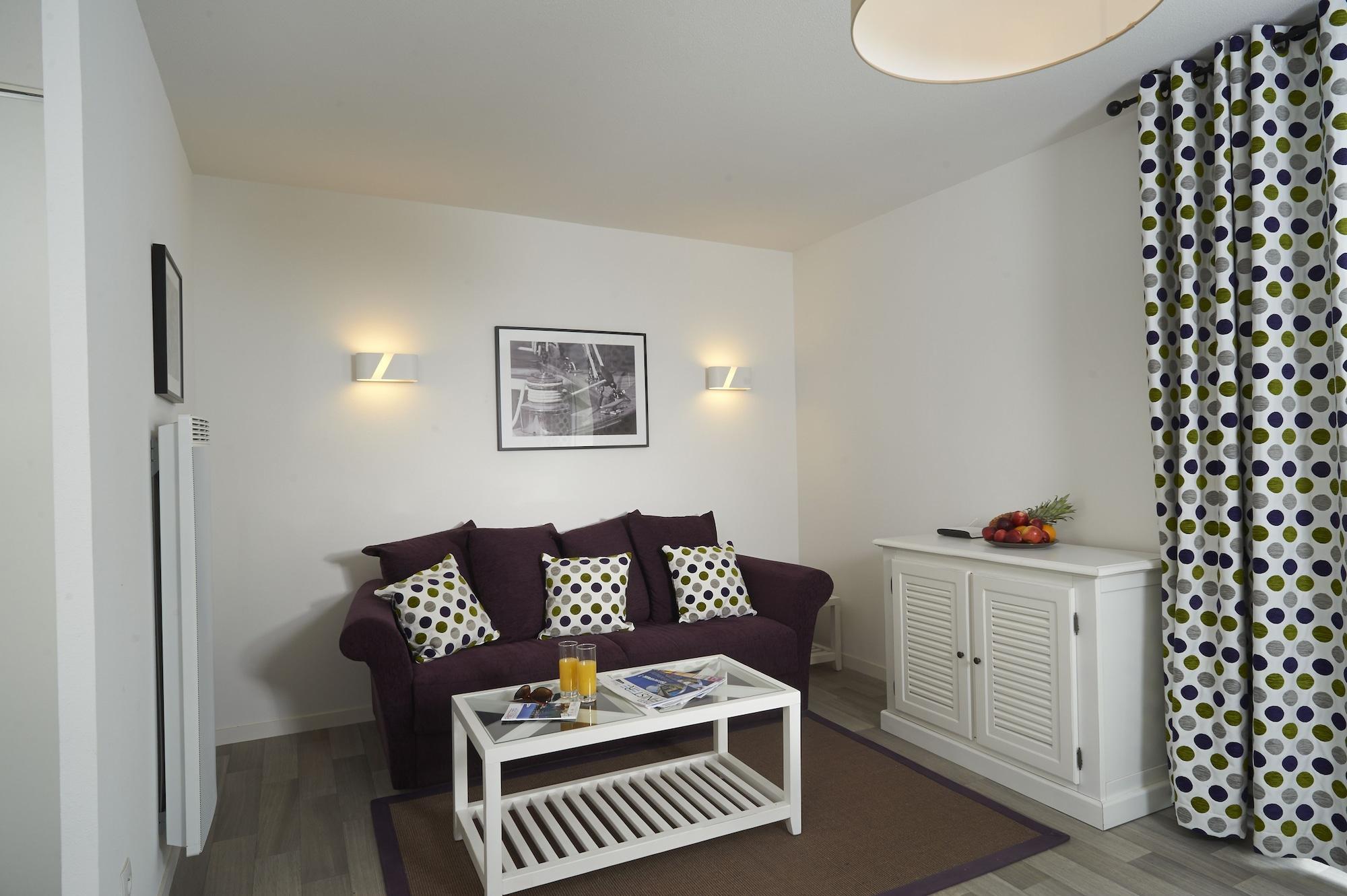 Résidence Néméa Le Domaine De La Baie 3*