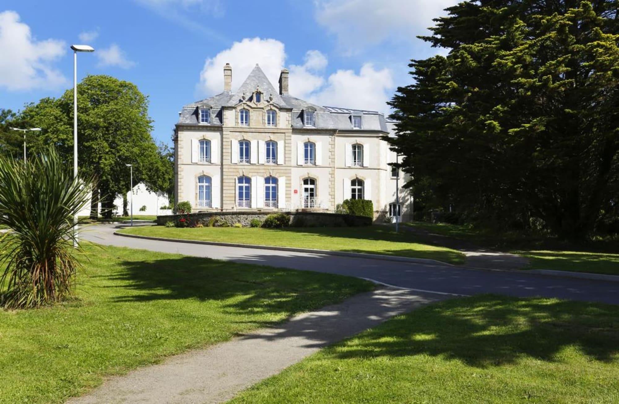 Résidence Néméa Le Domaine De La Baie 3*